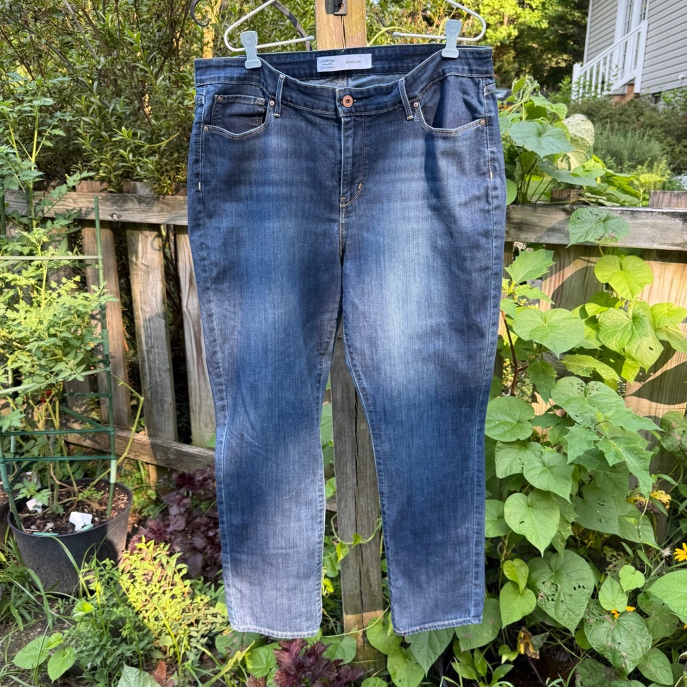 Levi Signature Mid Rise Slim Jeans W34 L30 Womens 18 Dark Wash Classic Casual